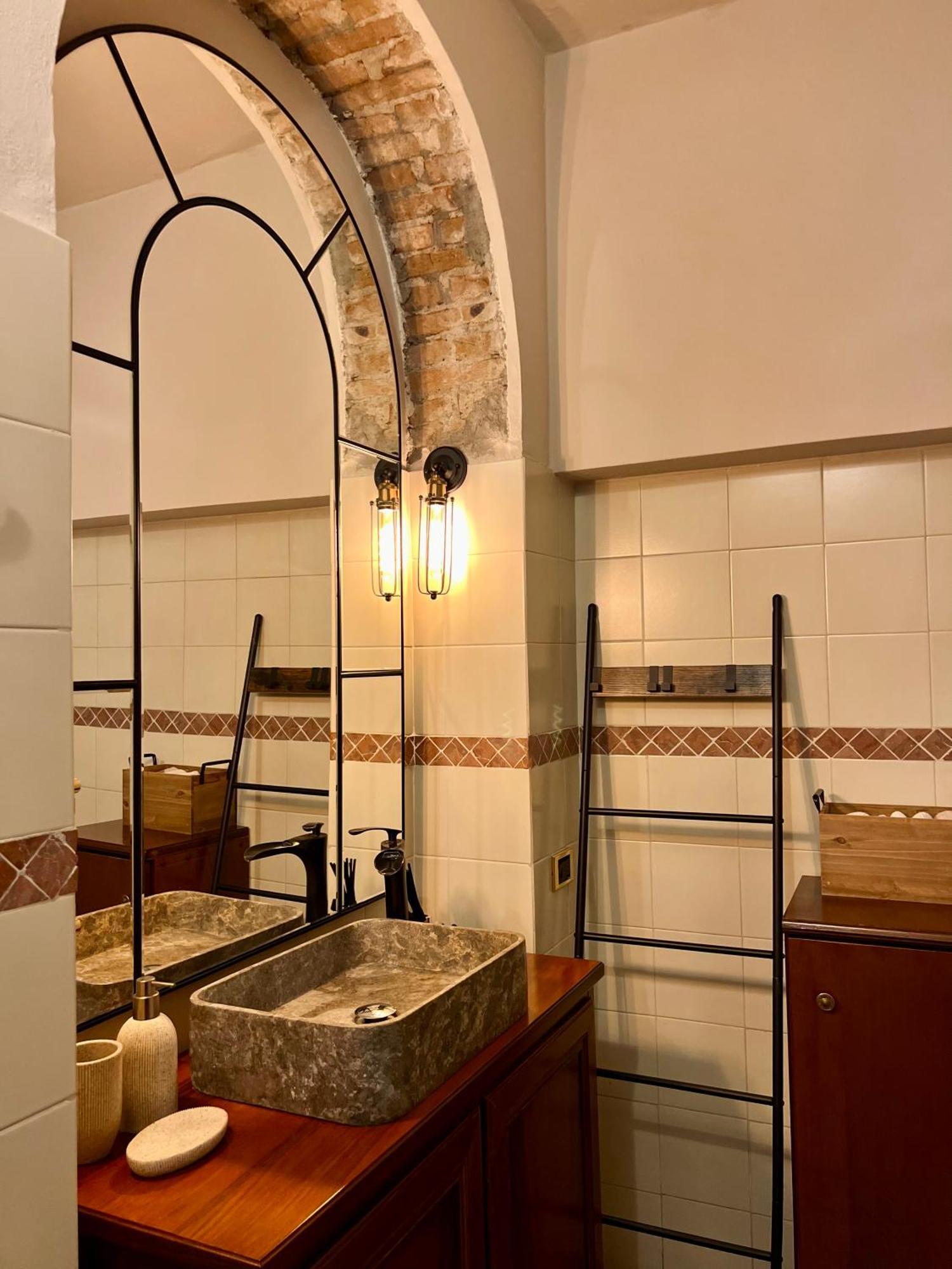 City Center 2 Bedroom Apt ベルガモ エクステリア 写真